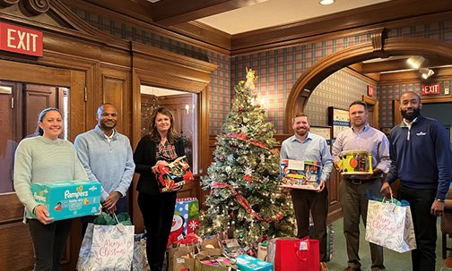 Culture-Holiday-giving-2023